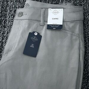 NWT $37 Size 10 St John's Bay Stretch Capri Khaki Pants